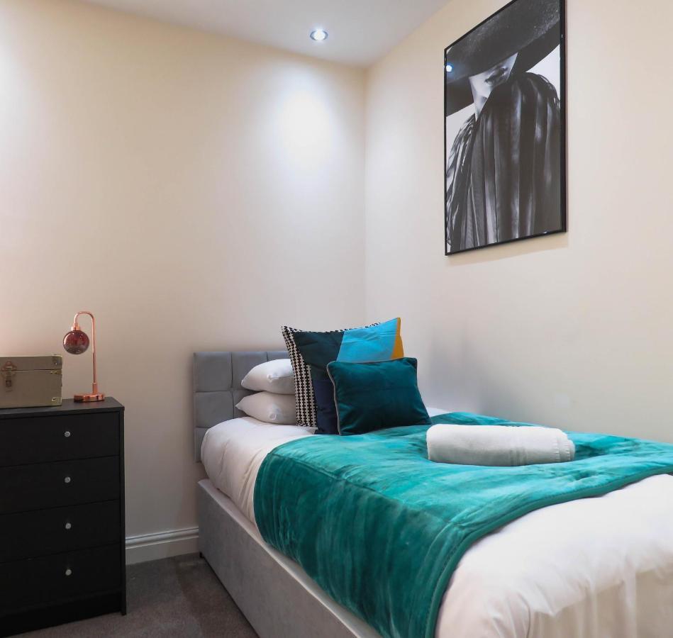 Tudors Esuites Four Bedroom House Birmingham Exteriér fotografie