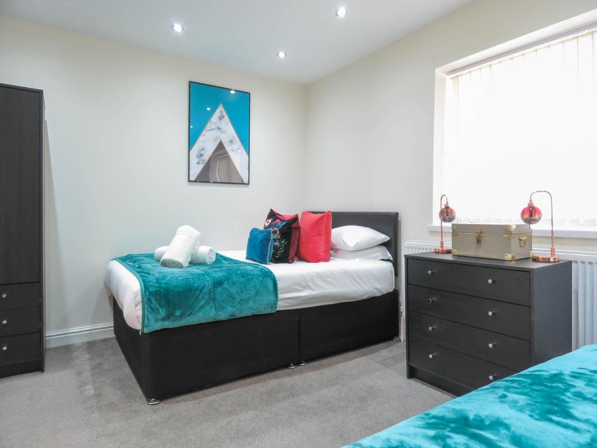 Tudors Esuites Four Bedroom House Birmingham Exteriér fotografie