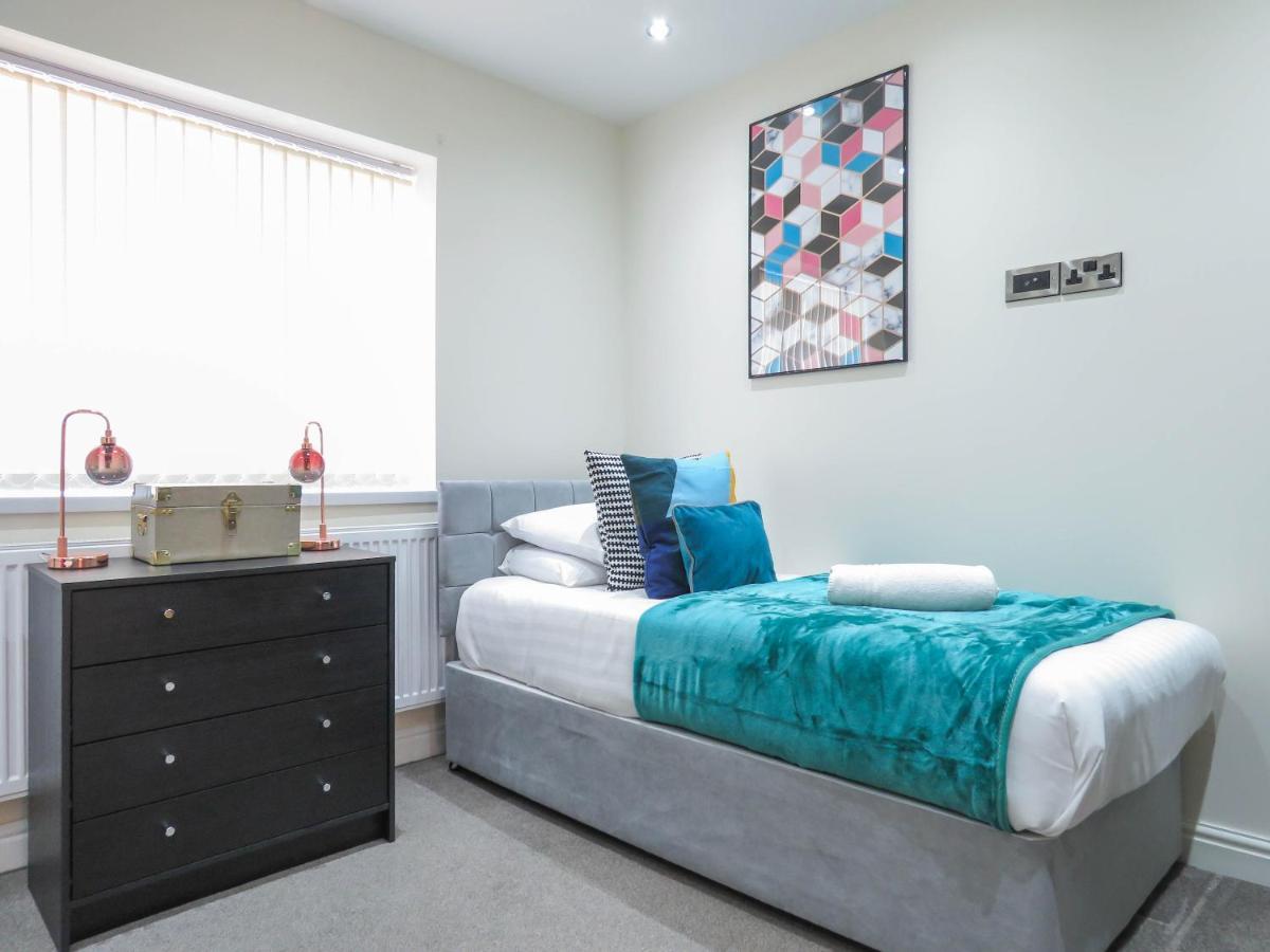 Tudors Esuites Four Bedroom House Birmingham Exteriér fotografie